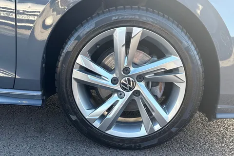 DA03JON Volkswagen Golf 1.5 TSI R-Line 5dr Thumbnail #13