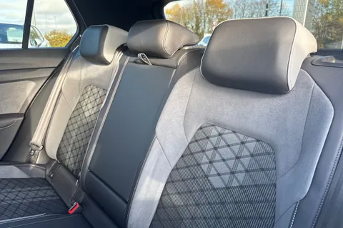 DA03JON Volkswagen Golf 1.5 TSI R-Line 5dr Thumbnail #20