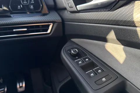 DA03JON Volkswagen Golf 1.5 TSI R-Line 5dr Thumbnail #22