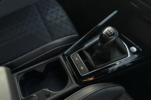 DA03JON Volkswagen Golf 1.5 TSI R-Line 5dr Thumbnail #24