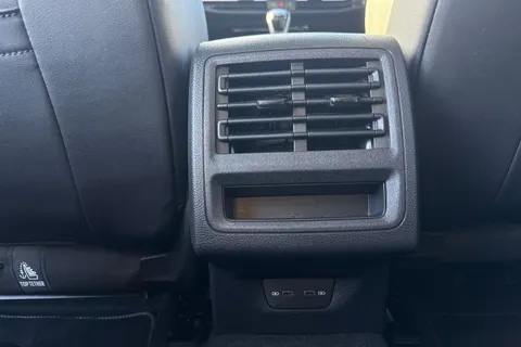 DA03JON Volkswagen Golf 1.5 TSI R-Line 5dr Thumbnail #30