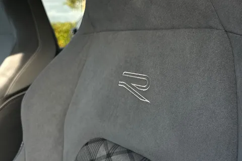 DA03JON Volkswagen Golf 1.5 TSI R-Line 5dr Thumbnail #32