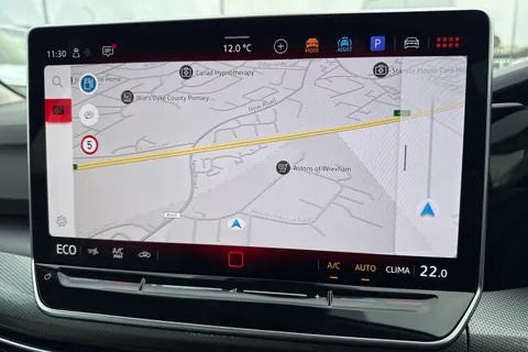 KP25HFW Volkswagen Golf 1.5 TSI 204 Style eHybrid 5dr DSG Thumbnail #13