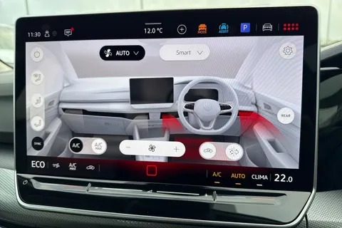 KP25HFW Volkswagen Golf 1.5 TSI 204 Style eHybrid 5dr DSG Thumbnail #20