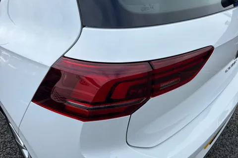 KP25HFW Volkswagen Golf 1.5 TSI 204 Style eHybrid 5dr DSG Thumbnail #26