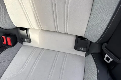 KP25HFW Volkswagen Golf 1.5 TSI 204 Style eHybrid 5dr DSG Thumbnail #37