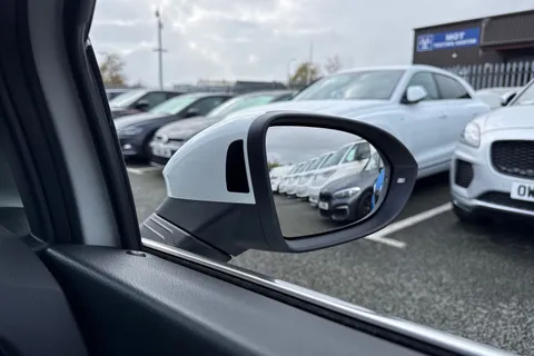 KP25HFW Volkswagen Golf 1.5 TSI 204 Style eHybrid 5dr DSG Thumbnail #41