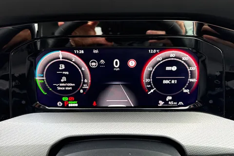 KP25HFW Volkswagen Golf 1.5 TSI 204 Style eHybrid 5dr DSG Thumbnail #46