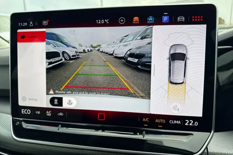 KP25HFW Volkswagen Golf 1.5 TSI 204 Style eHybrid 5dr DSG Thumbnail #49