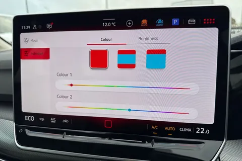 KP25HFW Volkswagen Golf 1.5 TSI 204 Style eHybrid 5dr DSG Thumbnail #56