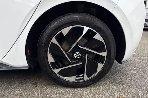 12 of 47 for Volkswagen ID.3 107KW Life Pro 58kWh 5dr Auto | Heated Seats | App Connect
