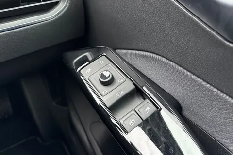 25 of 47 for Volkswagen ID.3 107KW Life Pro 58kWh 5dr Auto | Heated Seats | App Connect