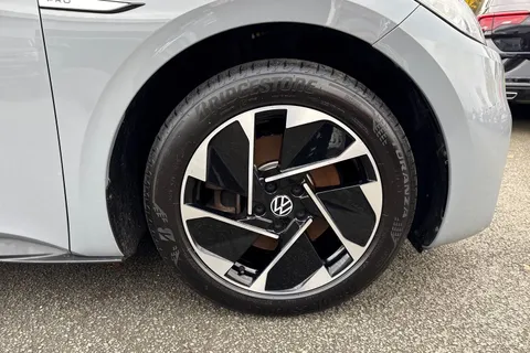 10 of 45 for Volkswagen ID.3 150kW Life Pro Performance 58kWh 5dr Auto | Heated Seats | App Connect