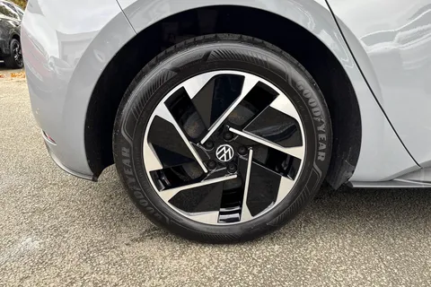 11 of 45 for Volkswagen ID.3 150kW Life Pro Performance 58kWh 5dr Auto | Heated Seats | App Connect