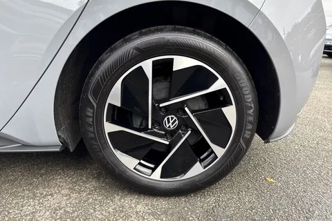 12 of 45 for Volkswagen ID.3 150kW Life Pro Performance 58kWh 5dr Auto | Heated Seats | App Connect