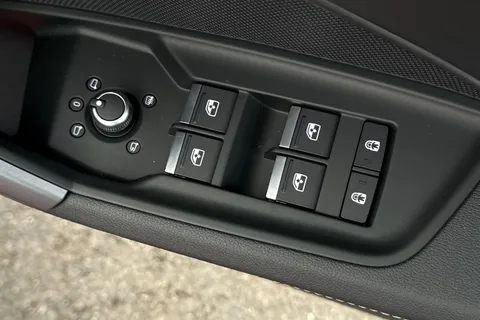  Audi A3 1.5 TFSI 30 S line Euro 6 (s/s) 4dr Thumbnail #21