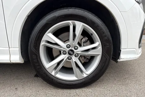 PJ71RXB Audi Q3 1.4 TFSIe 45 S line S Tronic Euro 6 (s/s) 5dr 13kWh Thumbnail #12