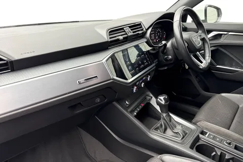 PJ71RXB Audi Q3 1.4 TFSIe 45 S line S Tronic Euro 6 (s/s) 5dr 13kWh Thumbnail #16