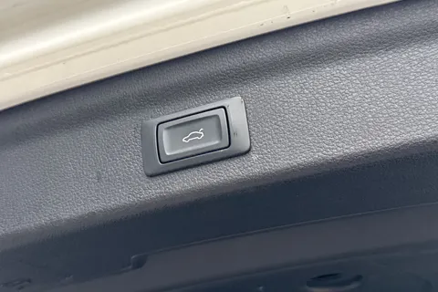 PJ71RXB Audi Q3 1.4 TFSIe 45 S line S Tronic Euro 6 (s/s) 5dr 13kWh Thumbnail #32