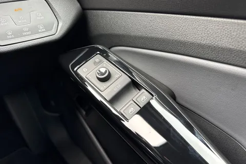 18 of 60 for Volkswagen ID.4 210kW Match Pro 77kWh 5dr Auto ⭐Rear camera, Park assist⭐