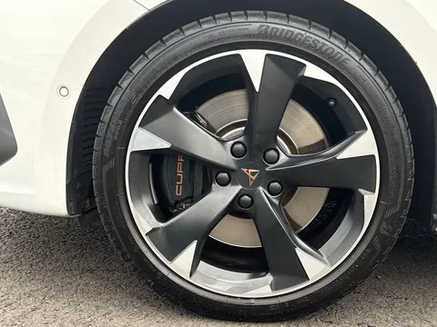 24 of 48 for CUPRA Leon 2.0 TSI VZ1 5dr DSG **PAN ROOF**