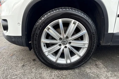 24 of 42 for Volkswagen Tiguan 2.0 TDi BlueMotion Tech Match Edition 150 DSG | Heated Seats | Luggage Pack