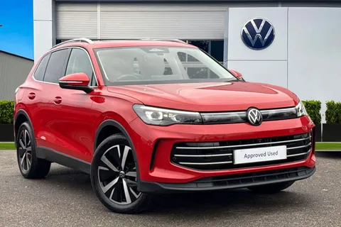 KP25EFY Volkswagen Tiguan 2.0 TDI Elegance 5dr DSG⭐Sunroof, IQ Matrix Light, Infotainment Pack Plus⭐ Thumbnail #2