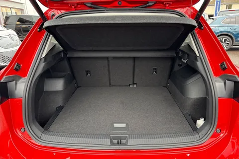 KP25EFY Volkswagen Tiguan 2.0 TDI Elegance 5dr DSG⭐Sunroof, IQ Matrix Light, Infotainment Pack Plus⭐ Thumbnail #7