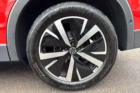 KP25EFY Volkswagen Tiguan 2.0 TDI Elegance 5dr DSG⭐Sunroof, IQ Matrix Light, Infotainment Pack Plus⭐ Thumbnail #11