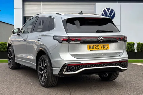 MW25VNG Volkswagen Tiguan 1.5 TSI 272 eHybrid R-Line 5dr DSG **MATRIX LIGHTS, INFO PACK PLUS, DRIVER Thumbnail #3