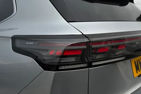 MW25VNG Volkswagen Tiguan 1.5 TSI 272 eHybrid R-Line 5dr DSG **MATRIX LIGHTS, INFO PACK PLUS, DRIVER Thumbnail #8