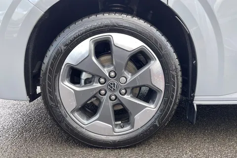 BG75LSV Volkswagen Transporter 2.0 TDI 170PS Commerce Pro Van Auto-Tailgate Thumbnail #10