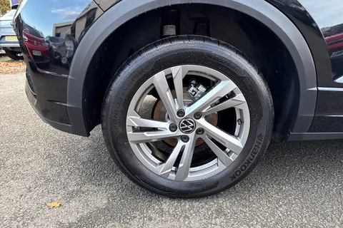 DE25KFT Volkswagen T-Roc 1.5 TSI R-Line 5dr DSG | Heated Seats | ACC Thumbnail #12