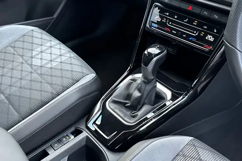 DE25KFT Volkswagen T-Roc 1.5 TSI R-Line 5dr DSG | Heated Seats | ACC Thumbnail #24