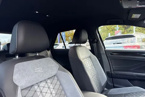 DE25KFT Volkswagen T-Roc 1.5 TSI R-Line 5dr DSG | Heated Seats | ACC Thumbnail #25