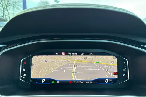 DE25KFT Volkswagen T-Roc 1.5 TSI R-Line 5dr DSG | Heated Seats | ACC Thumbnail #27