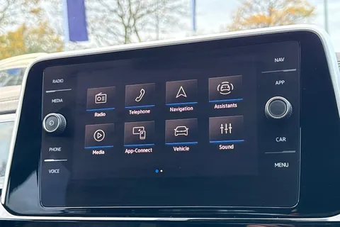 DE25KFT Volkswagen T-Roc 1.5 TSI R-Line 5dr DSG | Heated Seats | ACC Thumbnail #28