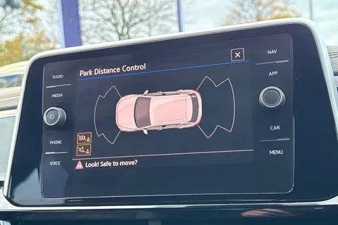 DE25KFT Volkswagen T-Roc 1.5 TSI R-Line 5dr DSG | Heated Seats | ACC Thumbnail #32