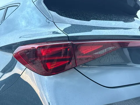 CUPRA Leon 1.5 eTSI Shadow Edition DSG Euro 6 (s/s) 5dr Thumbnail #15