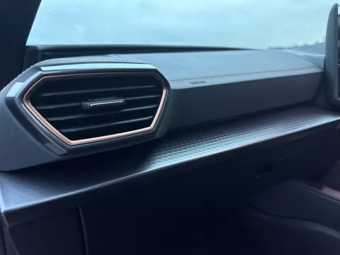 CUPRA Leon 1.5 eTSI Shadow Edition DSG Euro 6 (s/s) 5dr Thumbnail #32