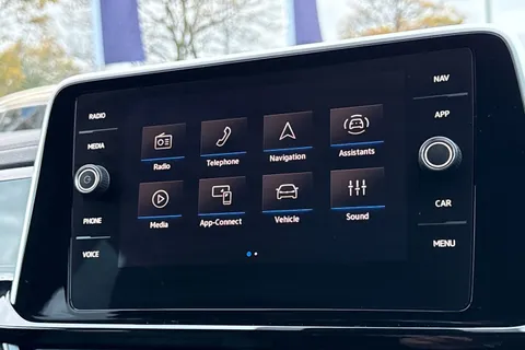 KT74OVM Volkswagen T-Roc 2.0 TDI 150 EVO R-Line 5dr DSG | Rear Camera | Heated Seats Thumbnail #28