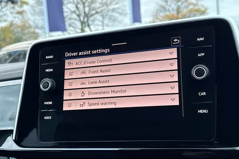 KT74OVM Volkswagen T-Roc 2.0 TDI 150 EVO R-Line 5dr DSG | Rear Camera | Heated Seats Thumbnail #32