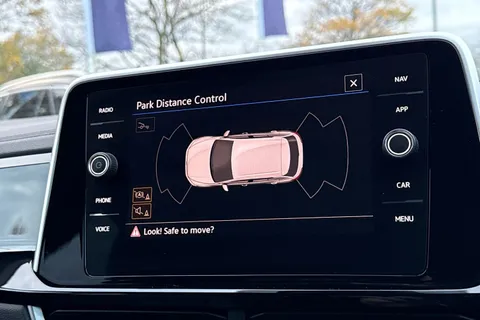 KT74OVM Volkswagen T-Roc 2.0 TDI 150 EVO R-Line 5dr DSG | Rear Camera | Heated Seats Thumbnail #34