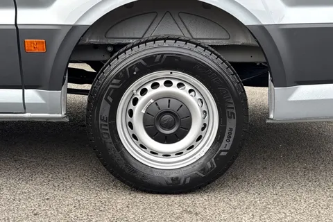 BN75SMV Volkswagen Crafter 2.0 TDI 163PS HDE Commerce Plus Low Roof Van Auto Thumbnail #13