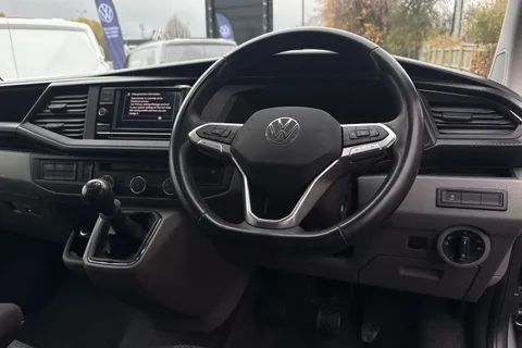 MA23BPX Volkswagen Transporter 2.0 TDI 110 Highline Van Thumbnail #14