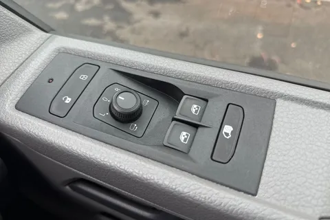 MA23BPX Volkswagen Transporter 2.0 TDI 110 Highline Van Thumbnail #19