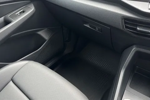 DF75HRL Volkswagen Caddy Maxi C20 Cargo Commerce Pro Maxi 102 PS 2.0 TDI 6sp  Manual Thumbnail #20