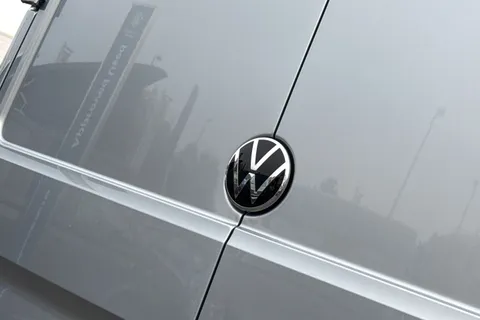 BK75LCC Volkswagen Crafter 2.0 TDI 163PS HDE Commerce Plus Low Roof Van Auto Thumbnail #34