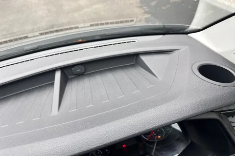 MA23BPX Volkswagen Transporter 2.0 TDI 110 Highline Van Thumbnail #36