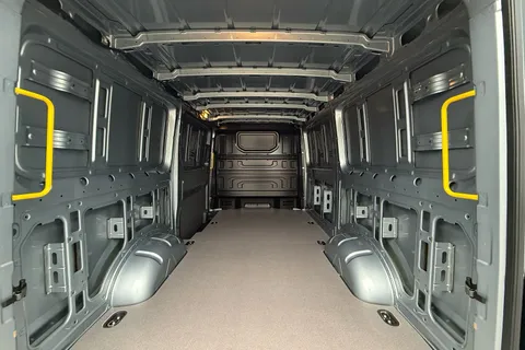 BK75LCC Volkswagen Crafter 2.0 TDI 163PS HDE Commerce Plus Low Roof Van Auto Thumbnail #42